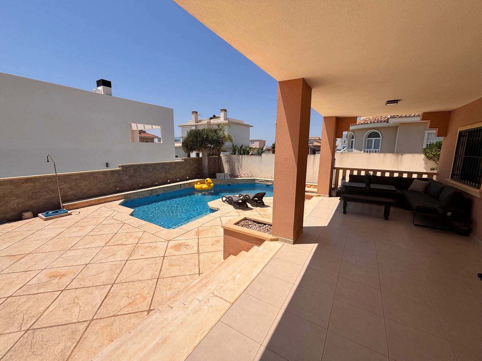 Villa à Ciudad Quesada, Alicante, Espagne 4 chambres, 175 m2 No. 137978