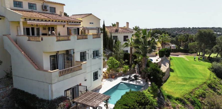 Huvila Alicante, Espanja 5 makuuhuonetta, 214 m2 No. 137978