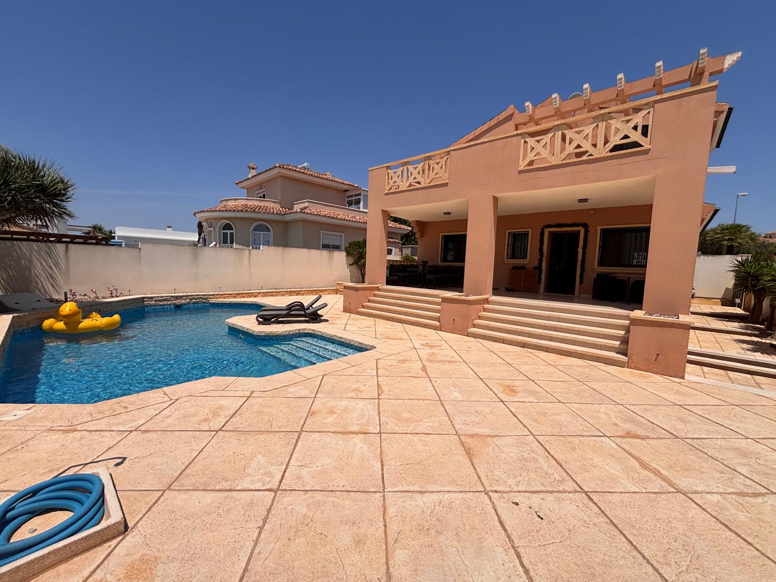 Villa à Ciudad Quesada, Alicante, Espagne 4 chambres, 175 m2 No. 137978