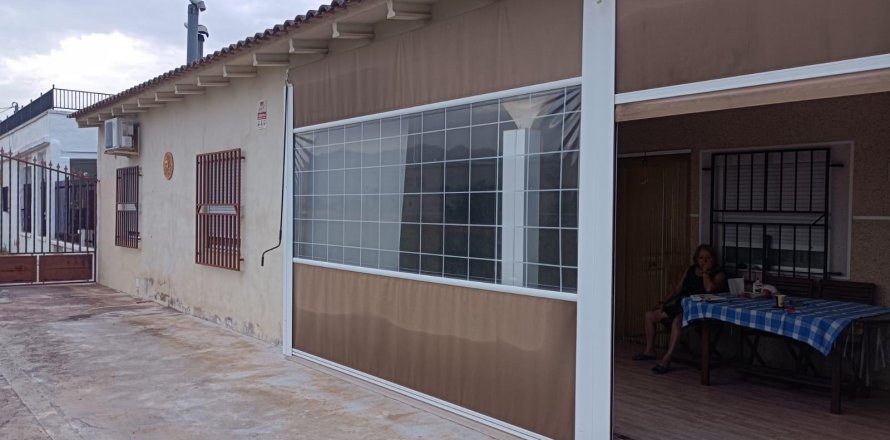 Townhouse Cox, Alicante, Spain 4 bedrooms, 300 sq.m. No. 137981