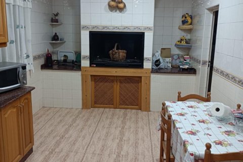 Townhouse for sale Cox, Alicante, Spain 4 bedrooms, 300 sq.m. No. 137981 - photo 13