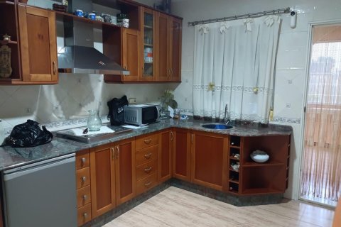 Townhouse for sale Cox, Alicante, Spain 4 bedrooms, 300 sq.m. No. 137981 - photo 12