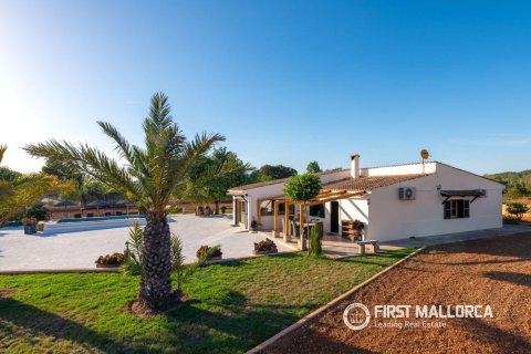Finca zum Verkauf in Llucmajor, Mallorca, Spanien 4 Schlafzimmer, 190 m2 Nr. 179414 - Foto 2