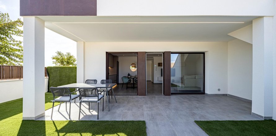 Bungalow i Pilar de la Horadada, Alicante, Spanien 2 sovrum, 80 kvm. Nr. 142351