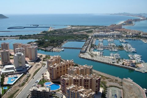 Apartamento en venta en La Manga del Mar Menor, Murcia, España 2 dormitorios, 91 m2 No. 142350 - foto 1