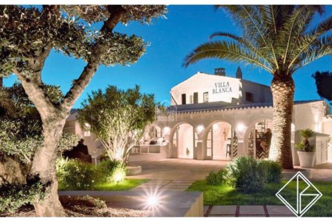 Villa in Sant Lluis, Menorca, Spain 5 bedrooms, 215 sq.m. No. 167782
