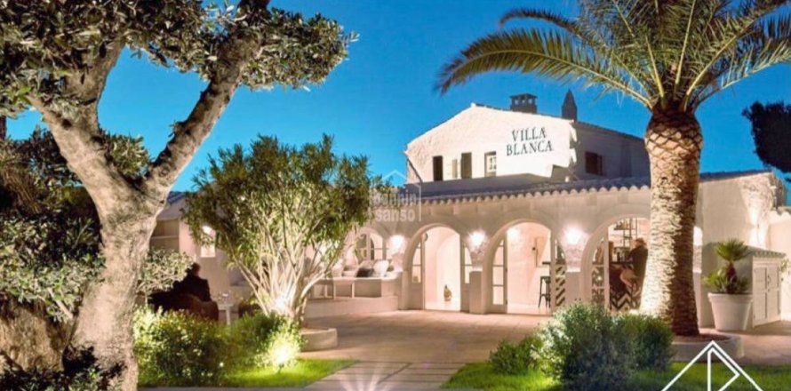 Villa in Sant Lluis, Menorca, Spain 5 bedrooms, 215 sq.m. No. 167782