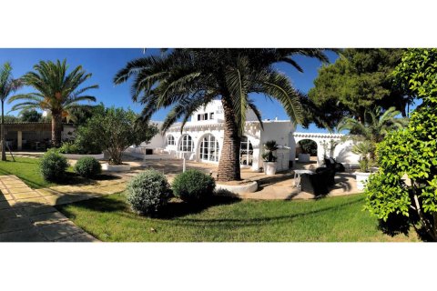 Villa for sale in Sant Lluis, Menorca, Spain 5 bedrooms, 215 sq.m. No. 167782 - photo 6