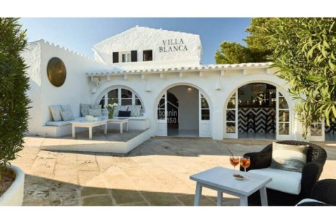 Villa for sale in Sant Lluis, Menorca, Spain 5 bedrooms, 215 sq.m. No. 167782 - photo 4