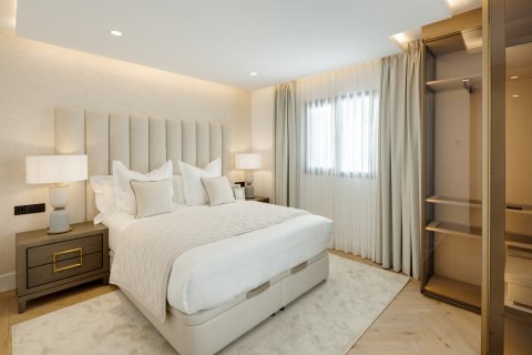 Villa till salu i Benahavis, Malaga, Spanien 5 sovrum, 492 kvm. Nr. 162697 - foto 8