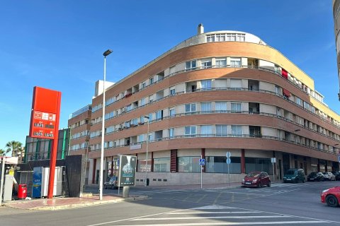 Apartamento en Torrevieja, Alicante, España 2 dormitorios, 70 m2 No. 184318