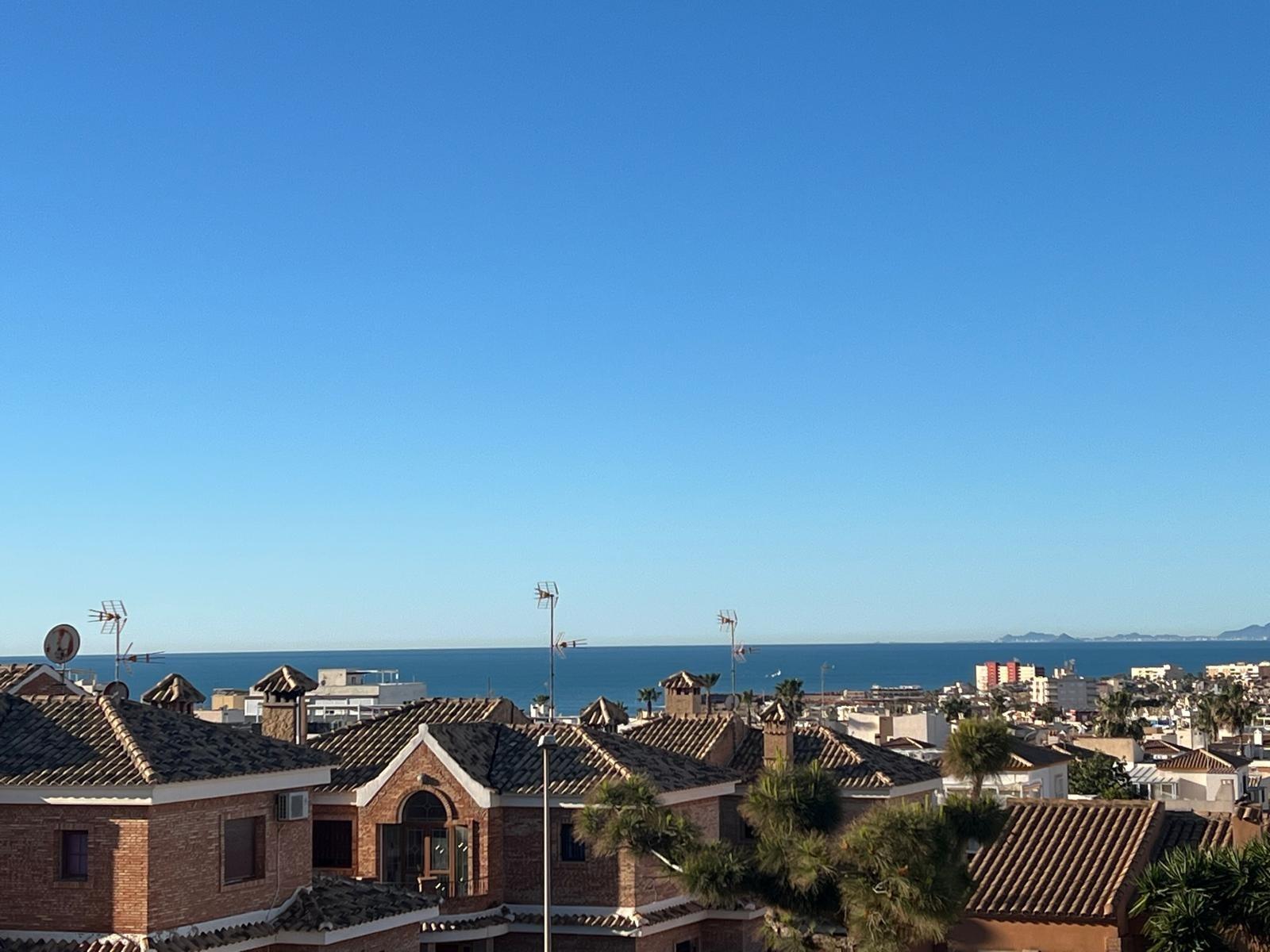 Apartment à Torrevieja, Alicante, Espagne 2 chambres, 74 m2 No. 184323