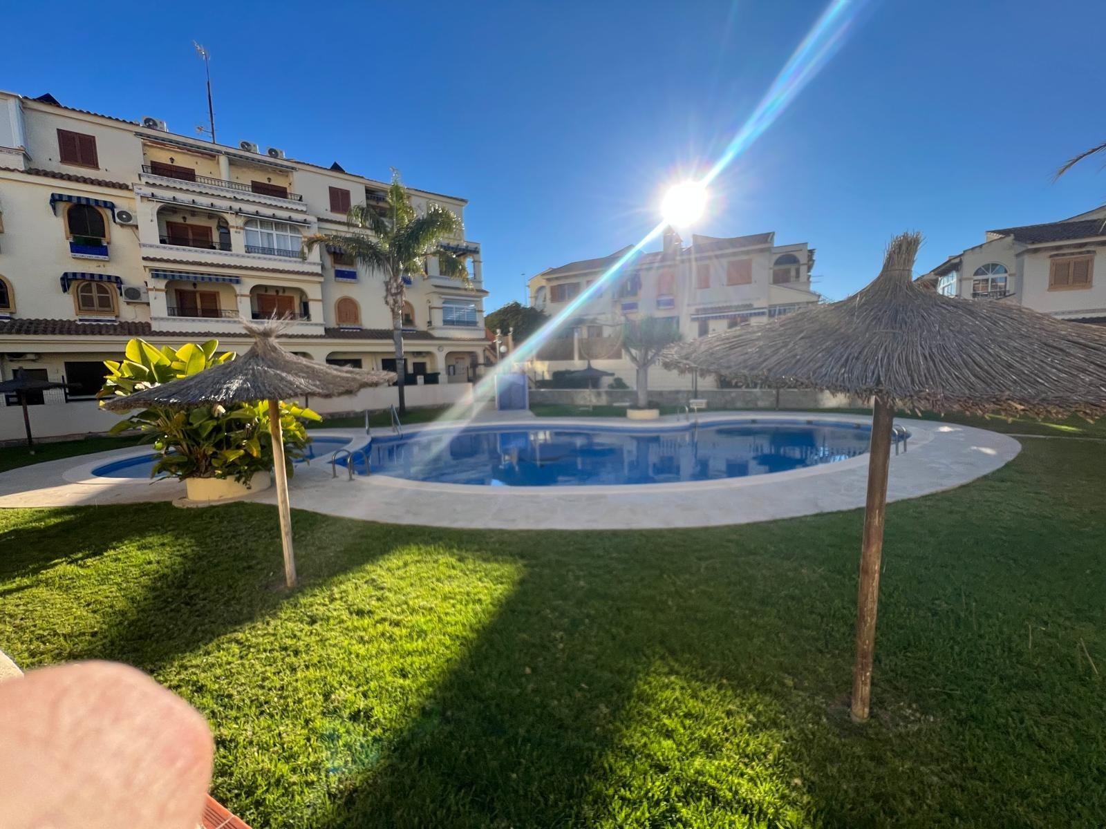 Apartment à Torrevieja, Alicante, Espagne 2 chambres, 74 m2 No. 184323