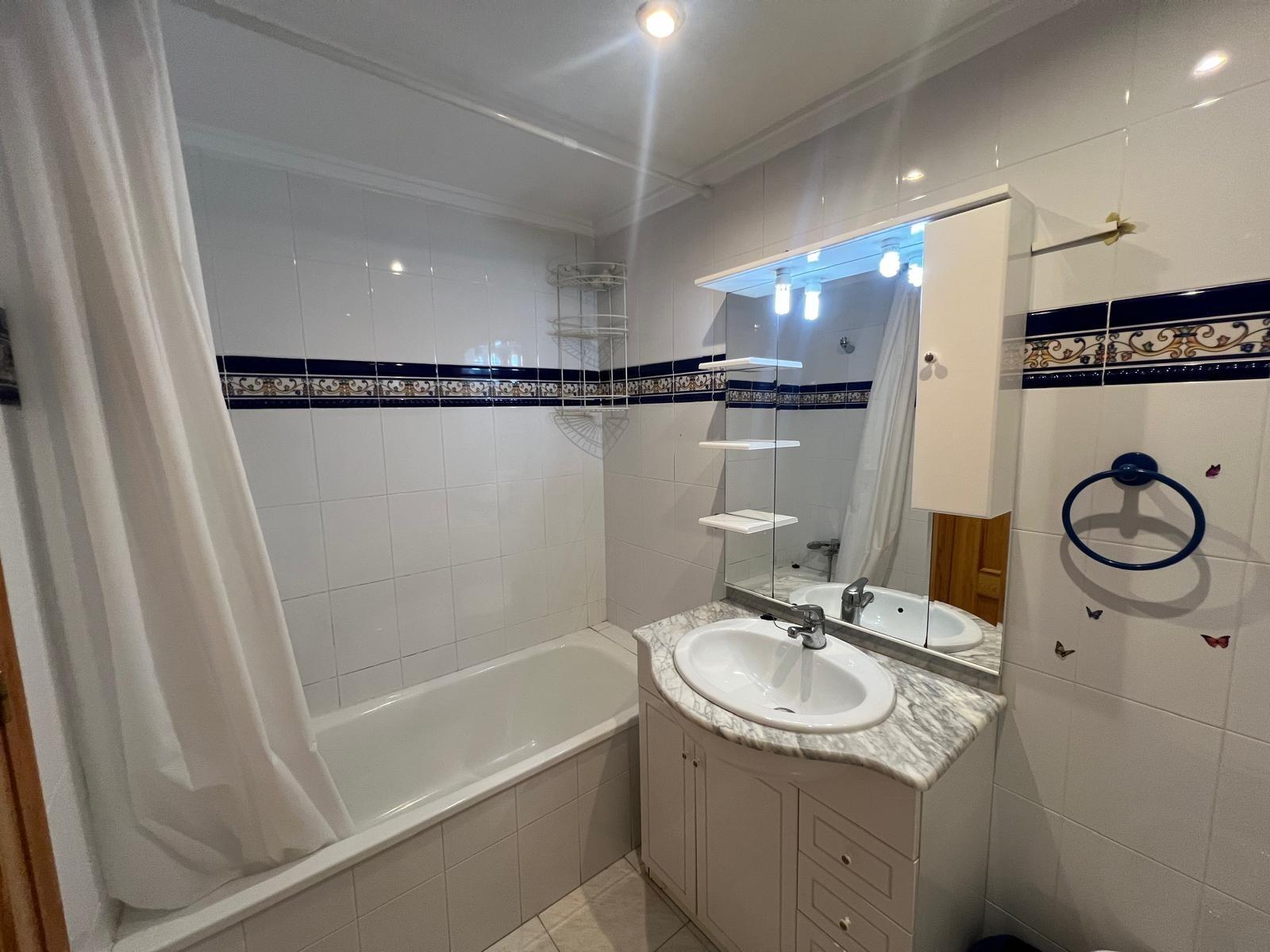 Apartment à Torrevieja, Alicante, Espagne 2 chambres, 74 m2 No. 184323