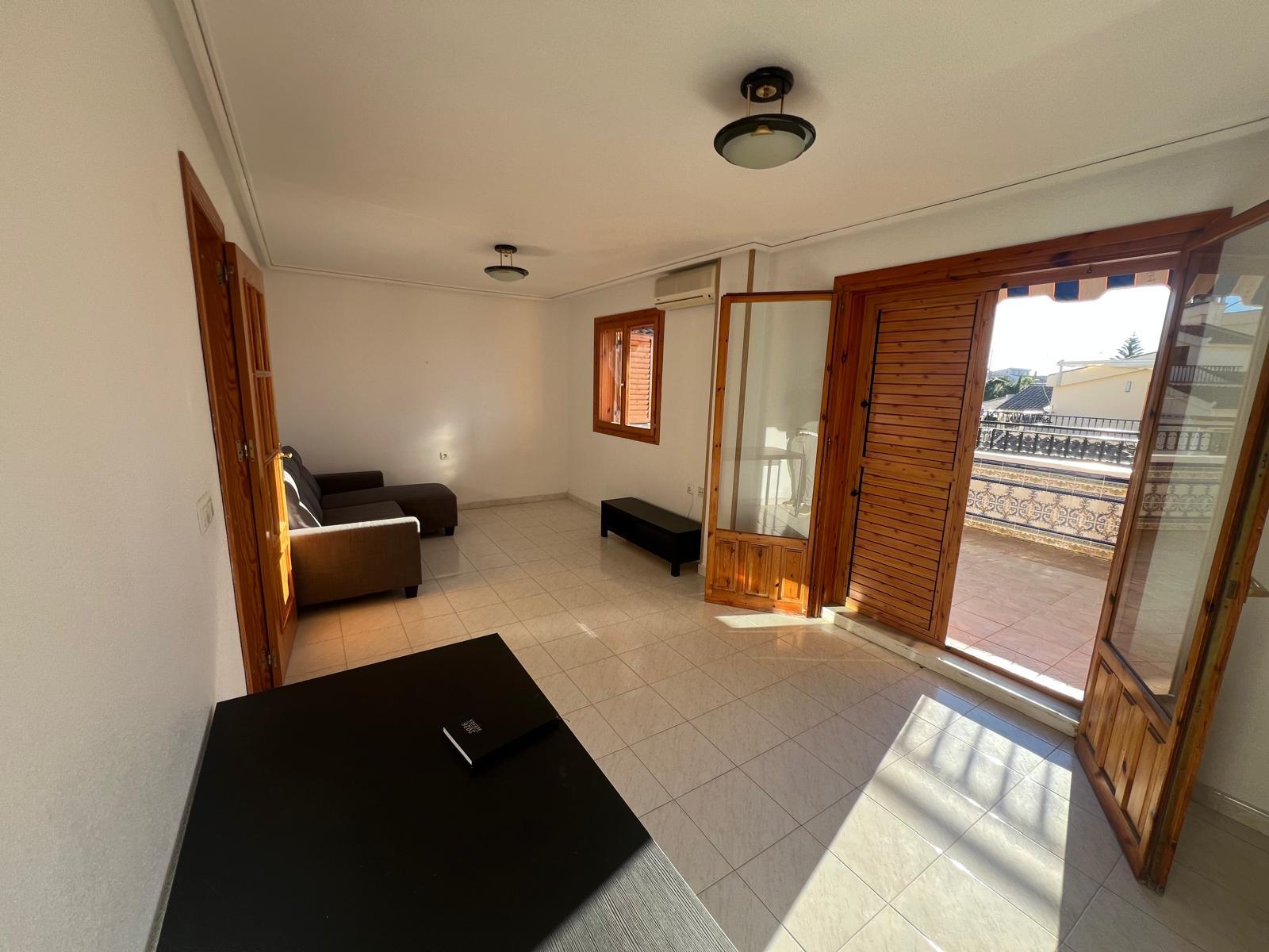 Apartment à Torrevieja, Alicante, Espagne 2 chambres, 74 m2 No. 184323