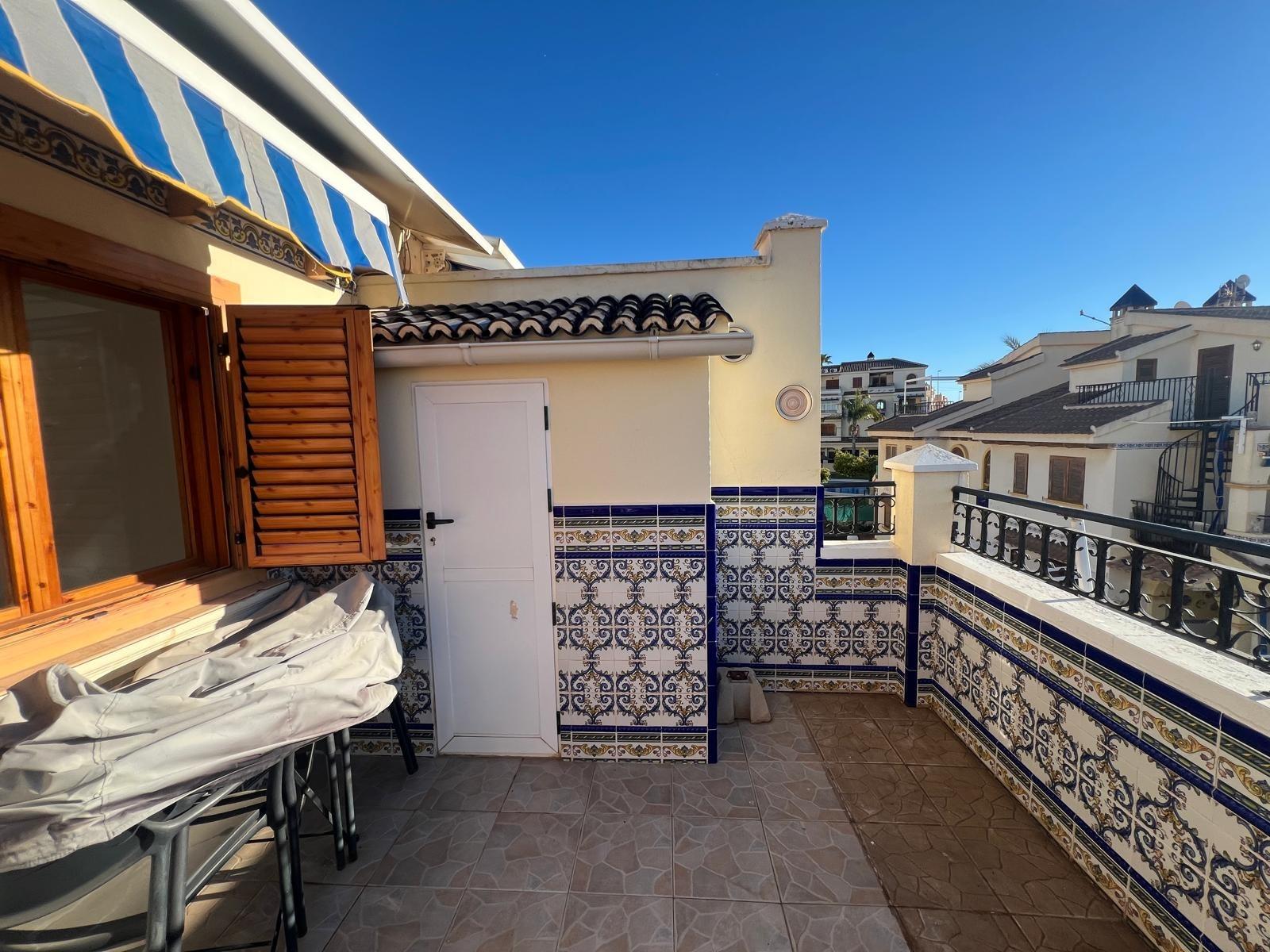 Apartment à Torrevieja, Alicante, Espagne 2 chambres, 74 m2 No. 184323