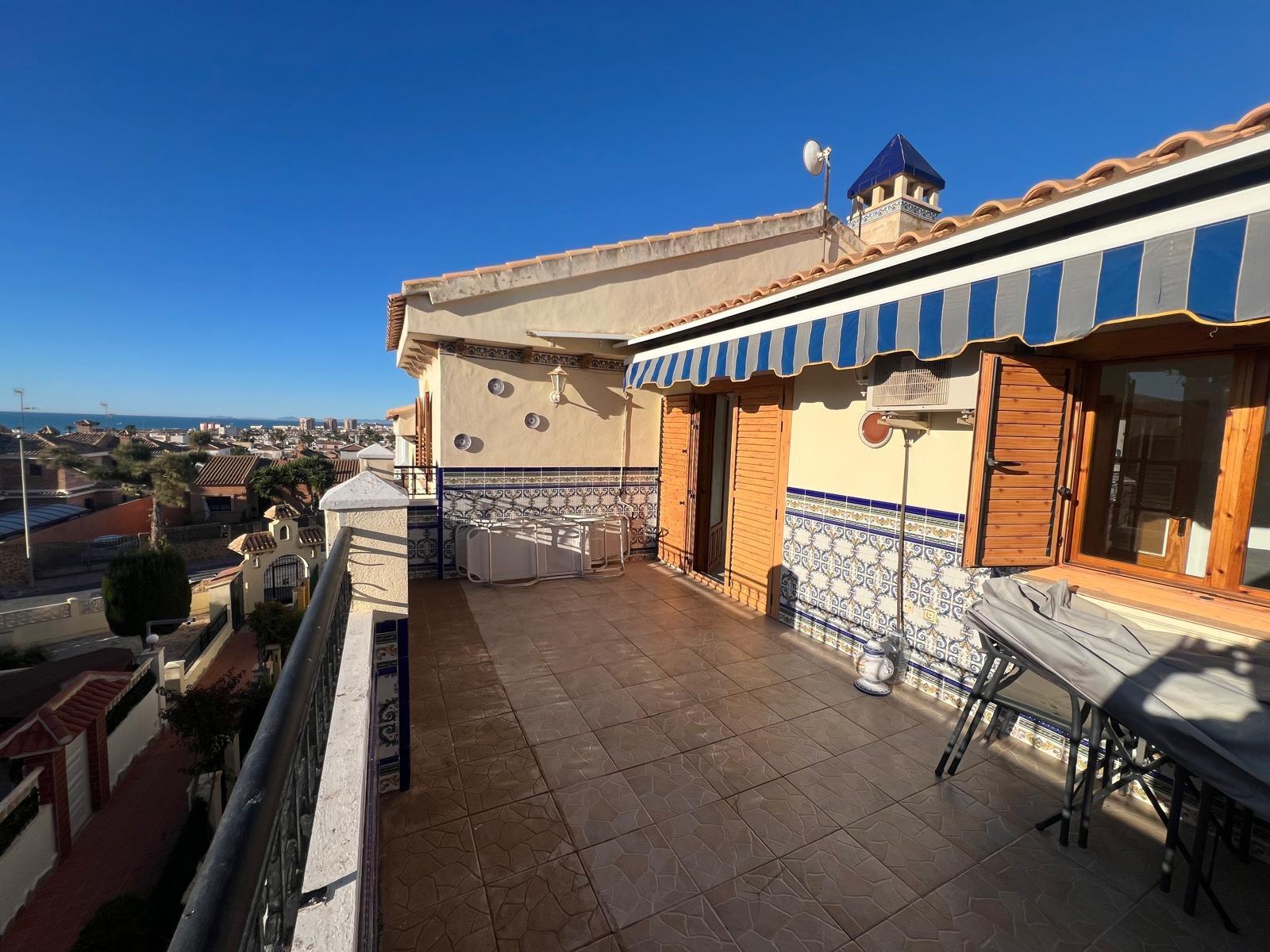Apartment à Torrevieja, Alicante, Espagne 2 chambres, 74 m2 No. 184323
