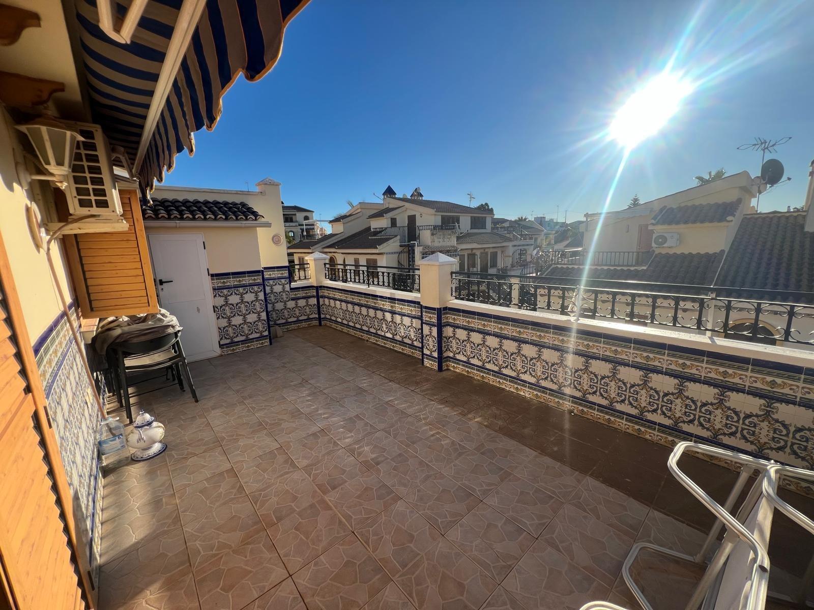 Apartment à Torrevieja, Alicante, Espagne 2 chambres, 74 m2 No. 184323
