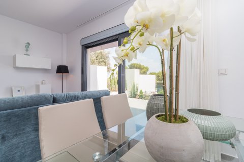 Bungalow for sale in Torrevieja, Alicante, Spain 3 bedrooms,  No. 156441 - photo 8