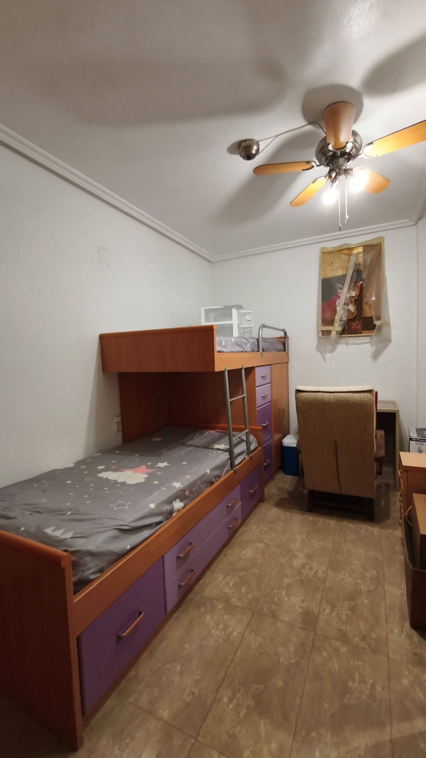 Apartament w Torrevieja, Alicante, Hiszpania 4 sypialnie, 120 mkw. nr 184450