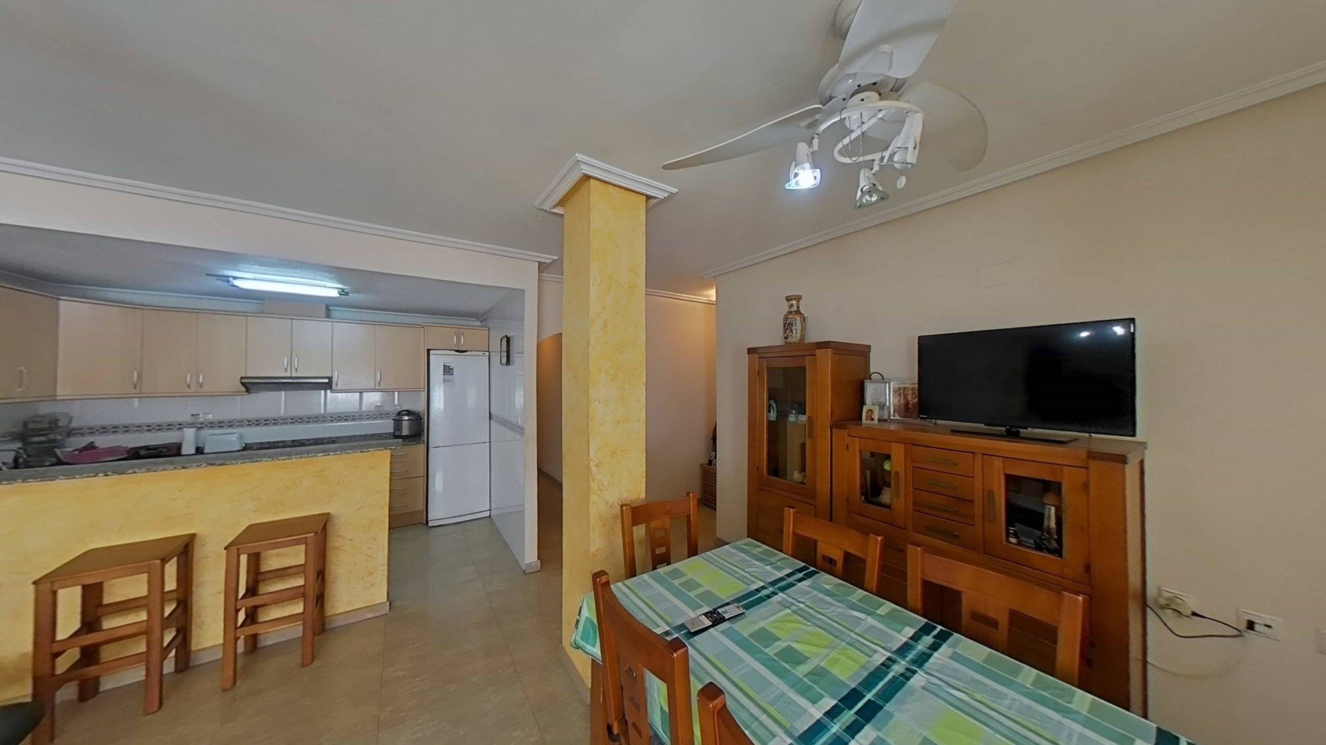 Apartament w Torrevieja, Alicante, Hiszpania 4 sypialnie, 120 mkw. nr 184450