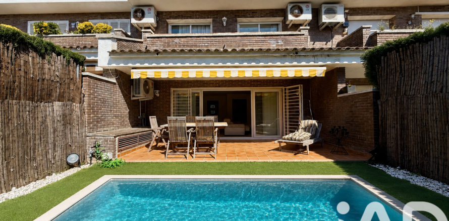 House à Sant Andreu de Llavaneres, Barcelona, Espagne 4 chambres, 291 m2 No. 172839