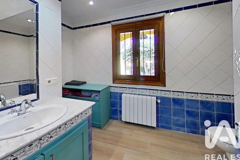 Hus till salu i Mutxamel, Alicante, Spanien 5 sovrum, 317 kvm. Nr. 172836 - foto 20