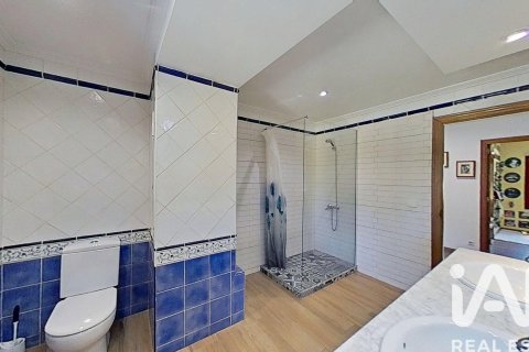 Hus till salu i Mutxamel, Alicante, Spanien 5 sovrum, 317 kvm. Nr. 172836 - foto 8