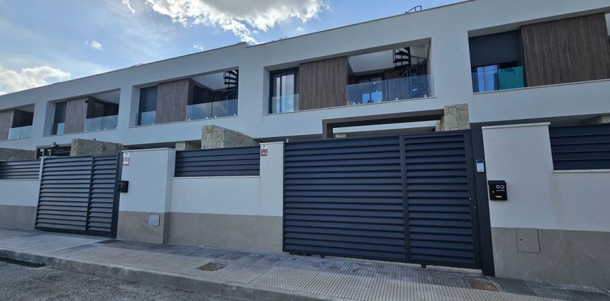 Villa i Dolores, Alicante, Spanien 3 sovrum, 141 kvm. Nr. 144570