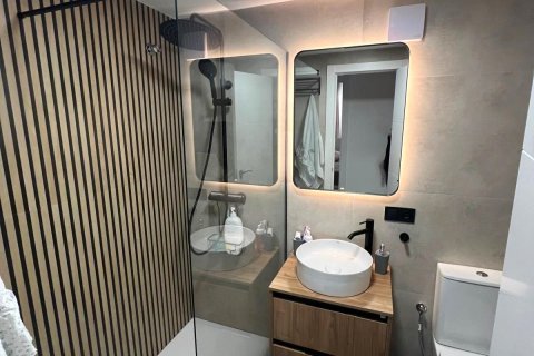 Apartament w Torrevieja, Alicante, Hiszpania 2 sypialnie, 82 mkw. nr 144573 – zdjęcie 10