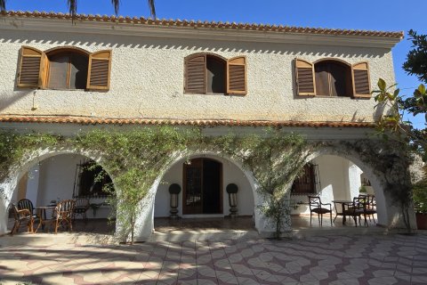 Hus i Elda, Alicante, Spanien 13 sovrum, 1806 kvm. Nr. 194385