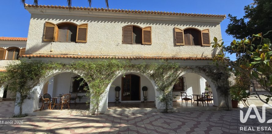 Hus i Elda, Alicante, Spanien 13 sovrum, 1806 kvm. Nr. 194385