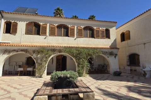 Hus till salu i Elda, Alicante, Spanien 13 sovrum, 1806 kvm. Nr. 194385 - foto 3