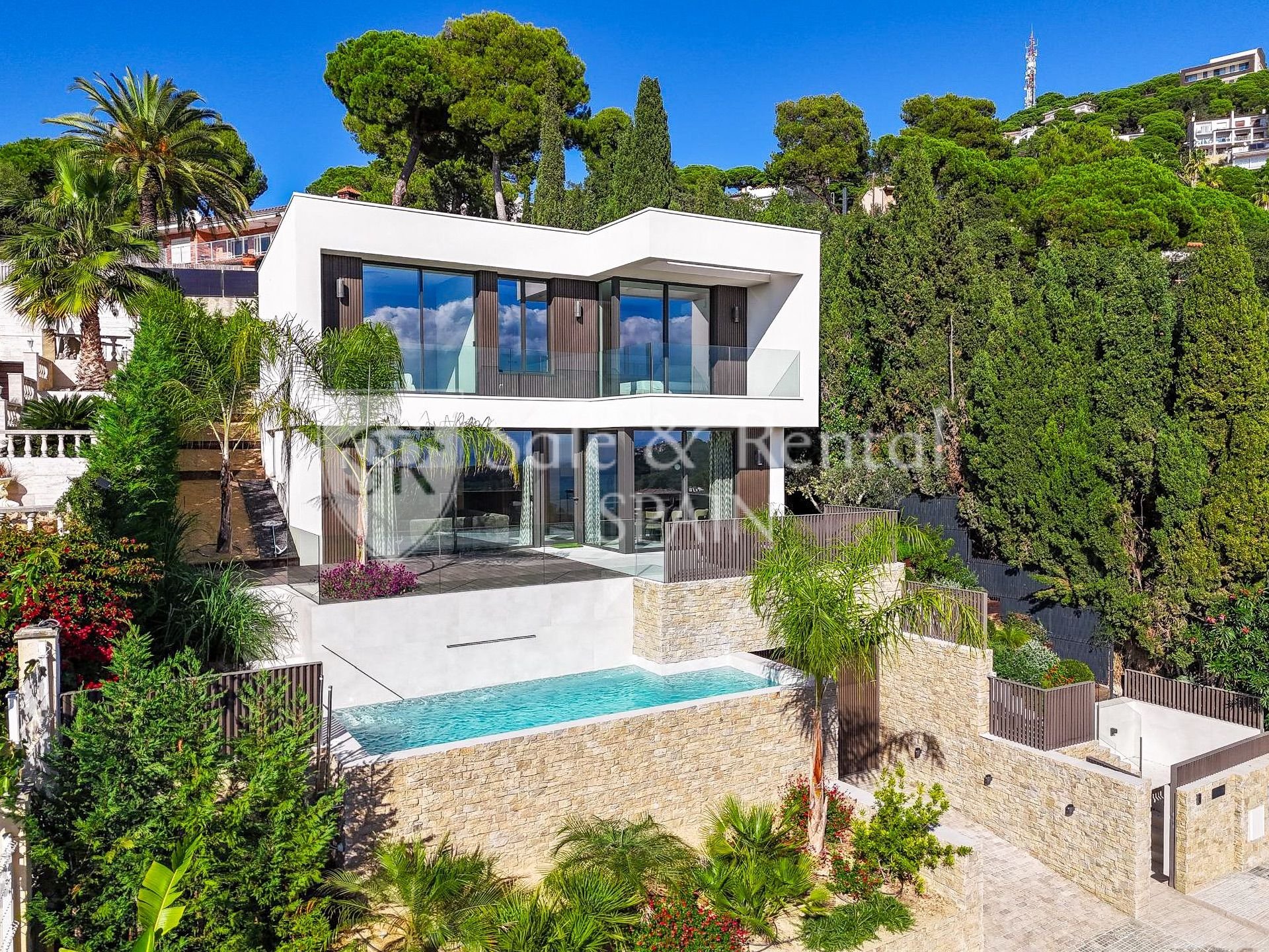 House à Lloret de Mar, Girona, Espagne 3 chambres, 222 m2 No. 168068
