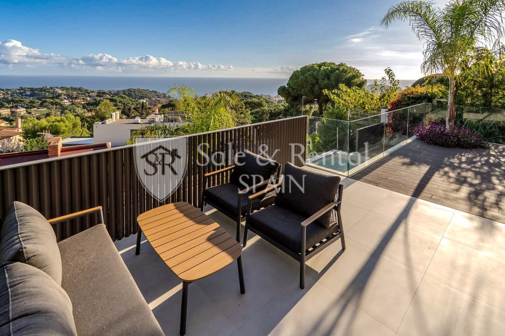 House à Lloret de Mar, Girona, Espagne 3 chambres, 222 m2 No. 168068