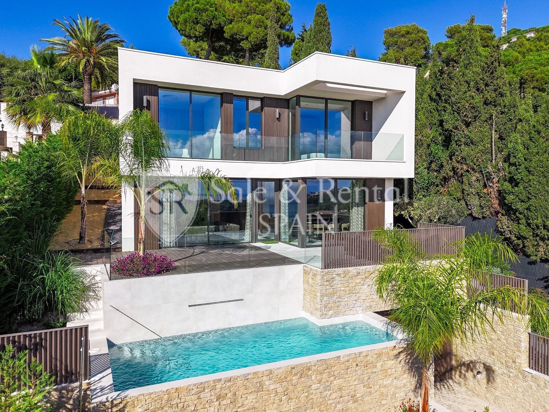 House à Lloret de Mar, Girona, Espagne 3 chambres, 222 m2 No. 168068