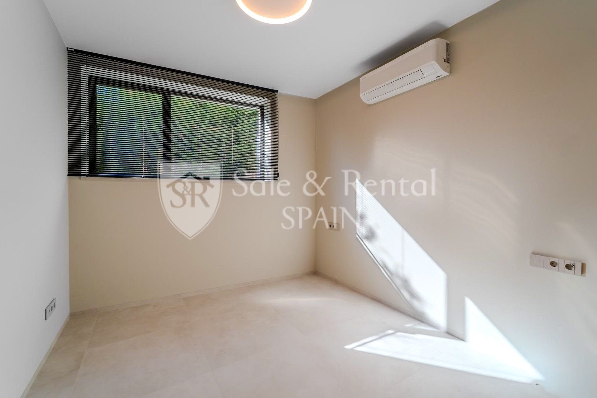 House à Lloret de Mar, Girona, Espagne 3 chambres, 222 m2 No. 168068