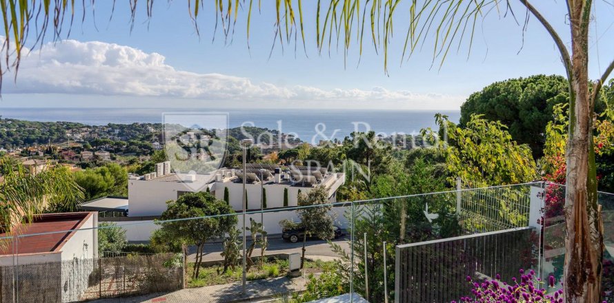 House in Lloret de Mar, Girona, Spain 3 bedrooms, 222 sq.m. No. 168068
