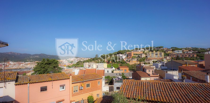 House in Sant Feliu de Guixols, Girona, Spain 2 bedrooms, 95 sq.m. No. 168069
