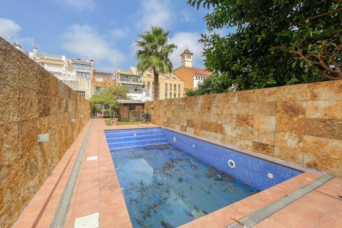 House for sale in Mataro, Barcelona, Spain 6 bedrooms, 390 sq.m. No. 168078 - photo 8