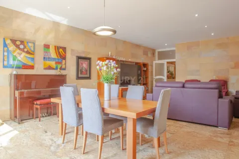 House for sale in Mataro, Barcelona, Spain 6 bedrooms, 390 sq.m. No. 168078 - photo 25