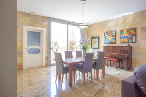 House for sale in Mataro, Barcelona, Spain 6 bedrooms, 390 sq.m. No. 168078 - photo 23