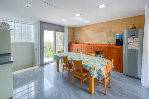 House for sale in Mataro, Barcelona, Spain 6 bedrooms, 390 sq.m. No. 168078 - photo 30