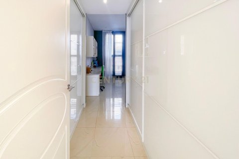 House for sale in Mataro, Barcelona, Spain 6 bedrooms, 390 sq.m. No. 168078 - photo 10