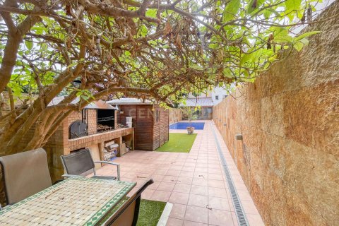 House for sale in Mataro, Barcelona, Spain 6 bedrooms, 390 sq.m. No. 168078 - photo 7