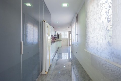 House for sale in Mataro, Barcelona, Spain 6 bedrooms, 390 sq.m. No. 168078 - photo 27