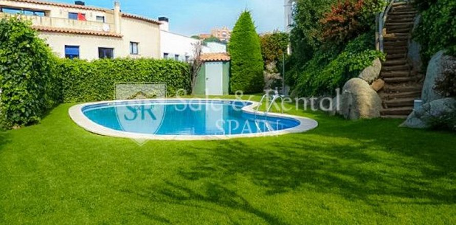 House in Sant Feliu de Guixols, Girona, Spain 4 bedrooms, 100 sq.m. No. 168066