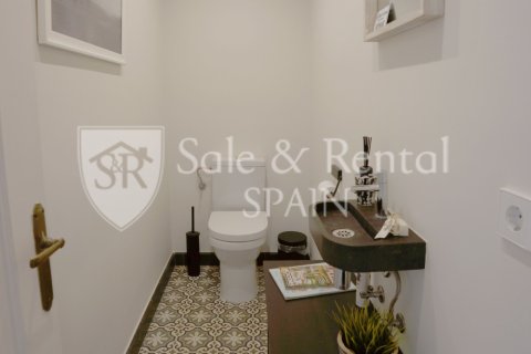 House for sale in Sant Feliu de Guixols, Girona, Spain 4 bedrooms, 100 sq.m. No. 168066 - photo 29