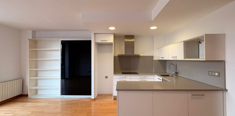 Appartamento a Barcelona, Spagna 2 camere da letto, 97 mq. N° 180528