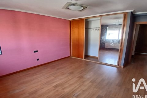 Продажа дома в Вильярес-де-ла-Рейна, Саламанка, Испания 4 спальни, 309м2 №172354 - фото 8